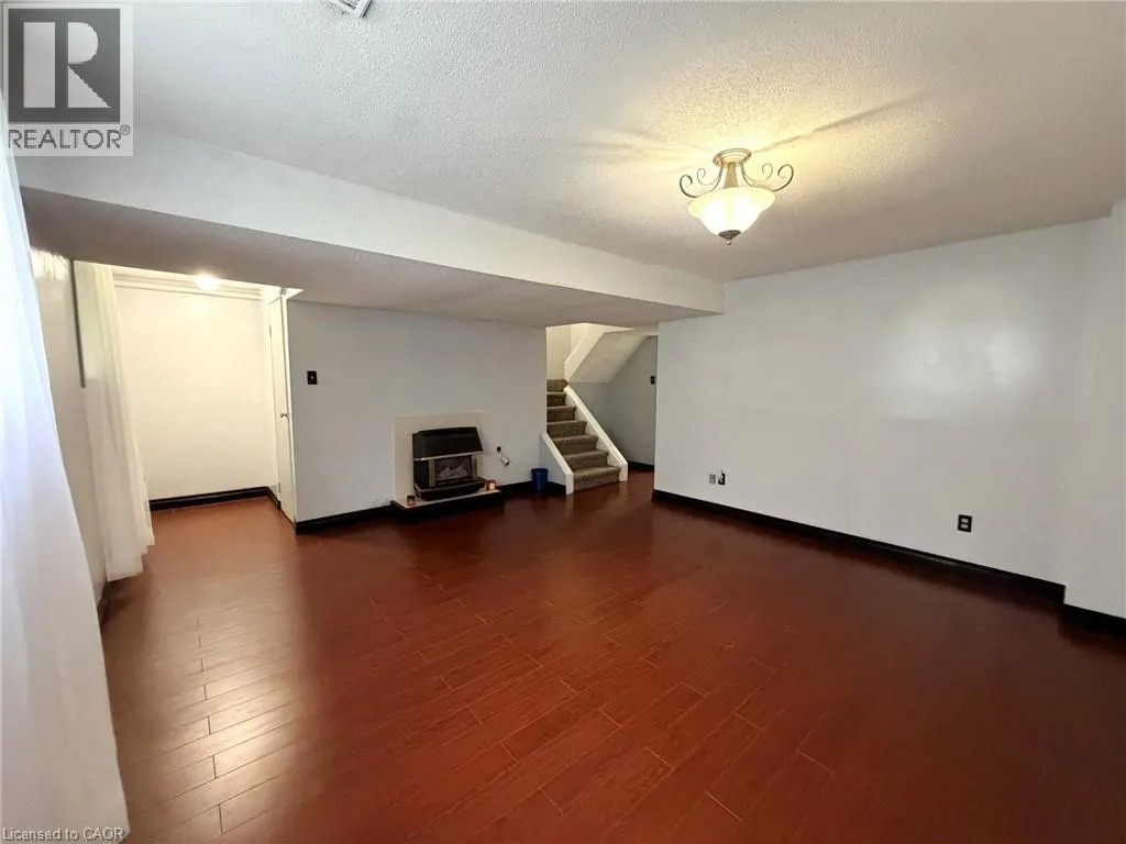 195 FERGUSON Drive Unit# 6 #6