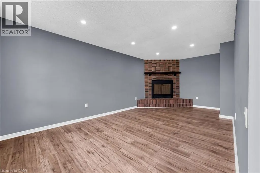261 LIMERIDGE Road W