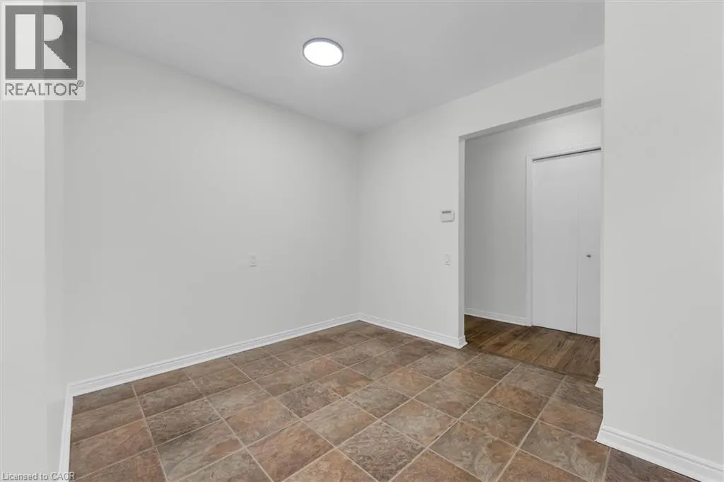 261 LIMERIDGE Road W