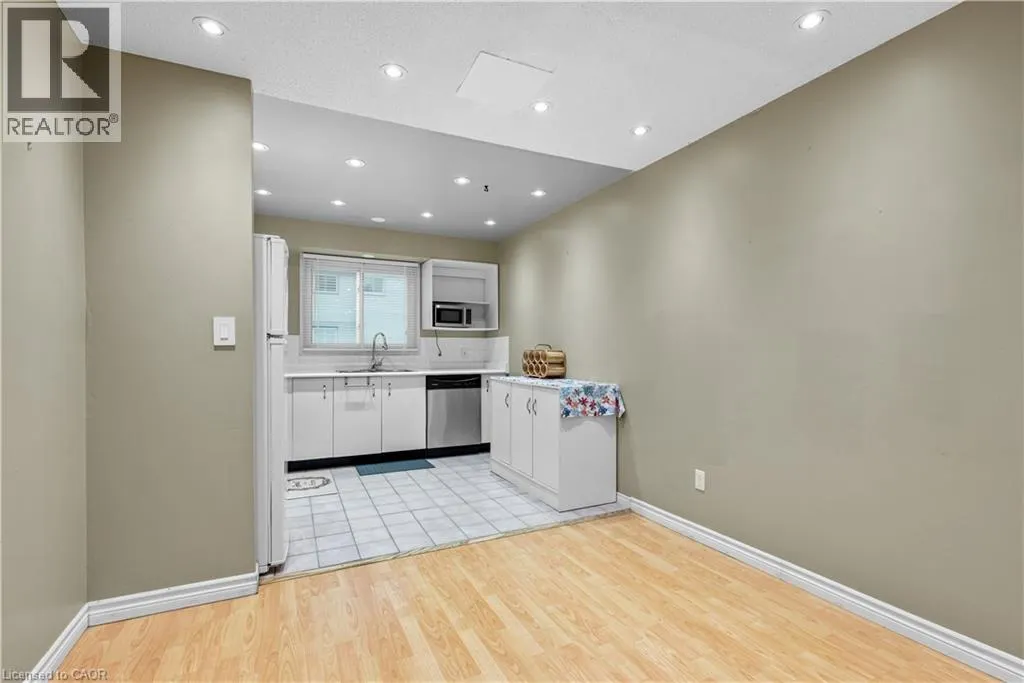 589 BEECHWOOD Drive Unit# 42 #42