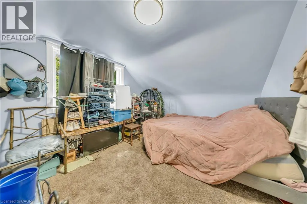 478 GREENFIELD Avenue