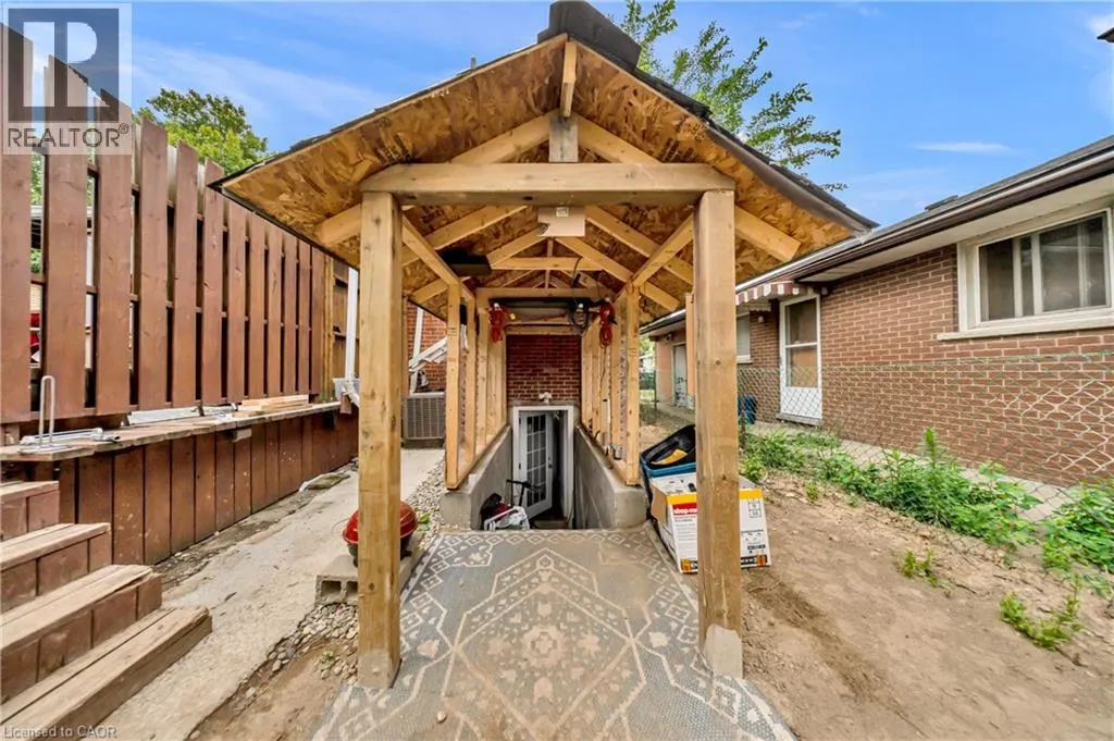 478 GREENFIELD Avenue