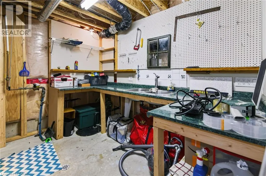 244 DUNDAS Street W Unit# 22 #22