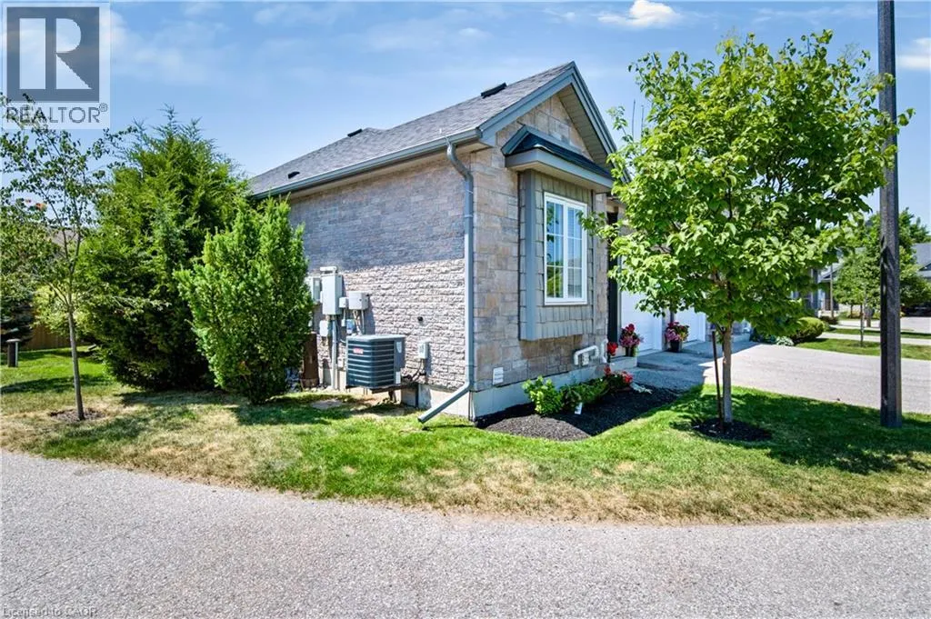 244 DUNDAS Street W Unit# 22 #22