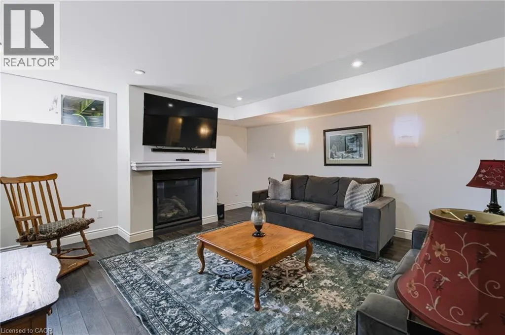 244 DUNDAS Street W Unit# 22 #22