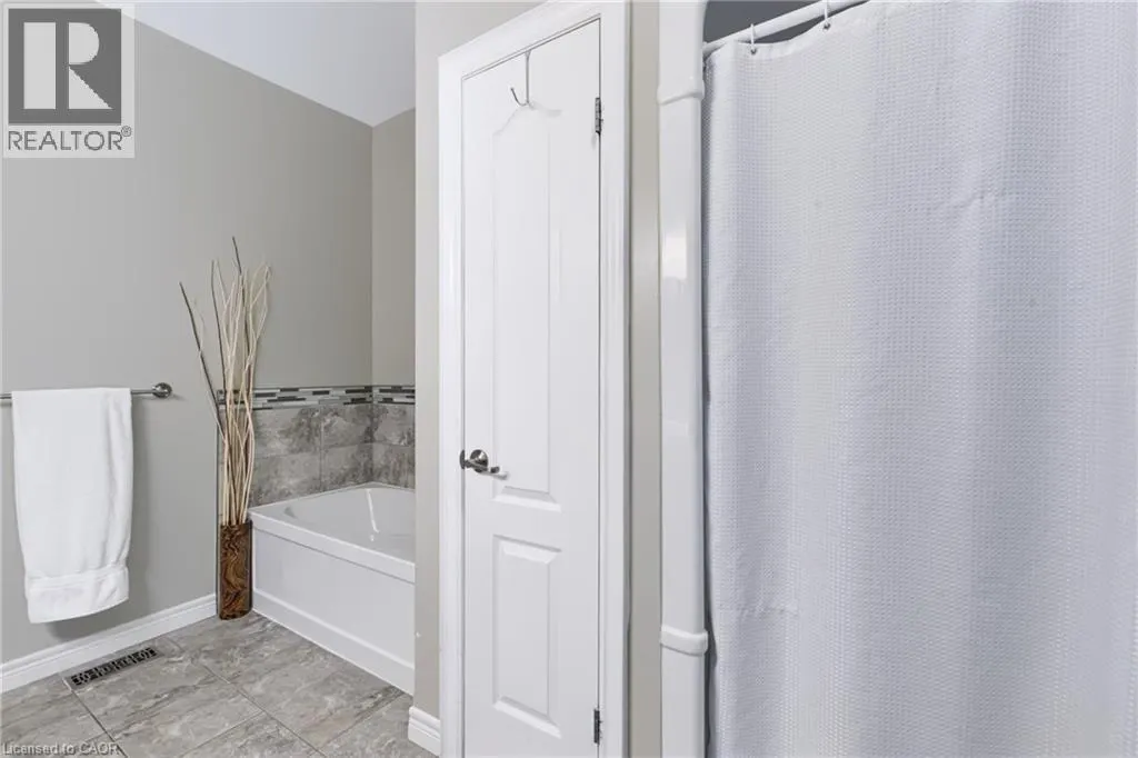 244 DUNDAS Street W Unit# 22 #22