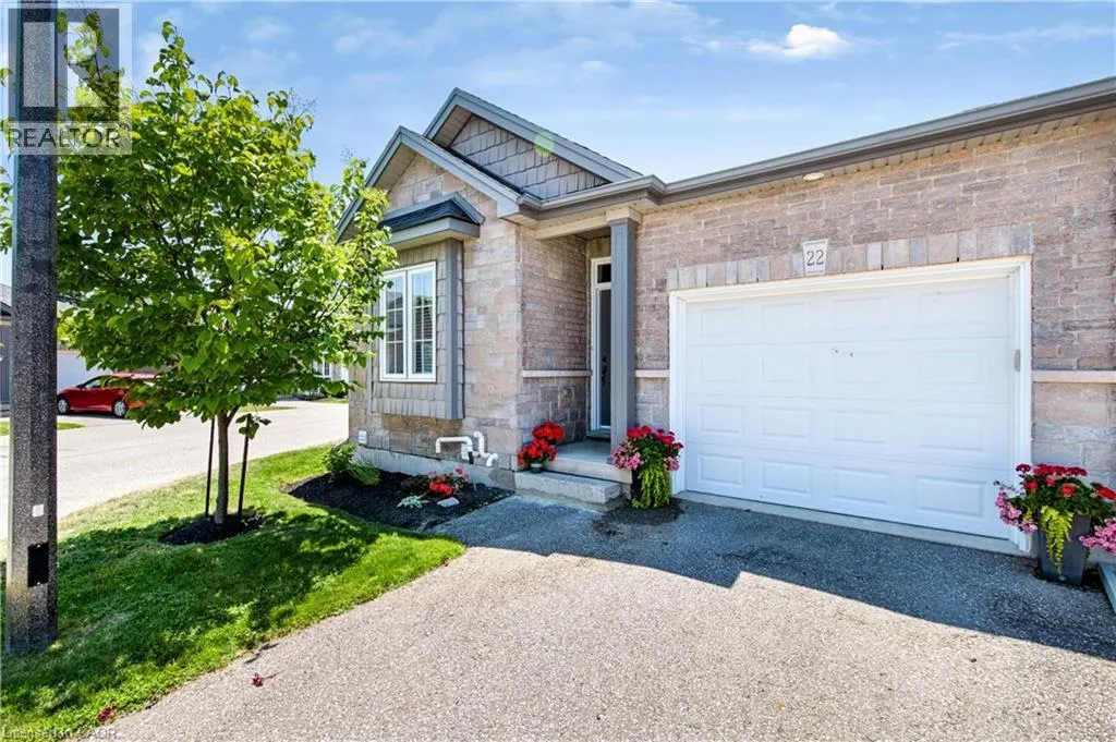 244 DUNDAS Street W Unit# 22 #22