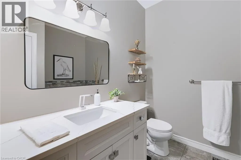 244 DUNDAS Street W Unit# 22 #22