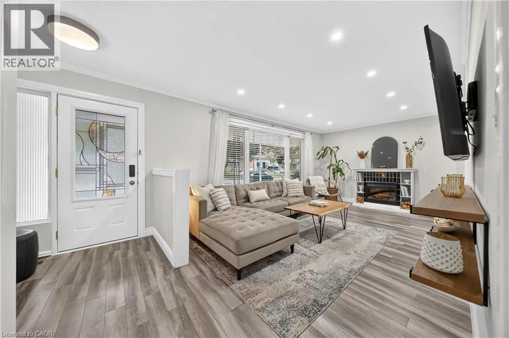 150 COACH HILL Drive