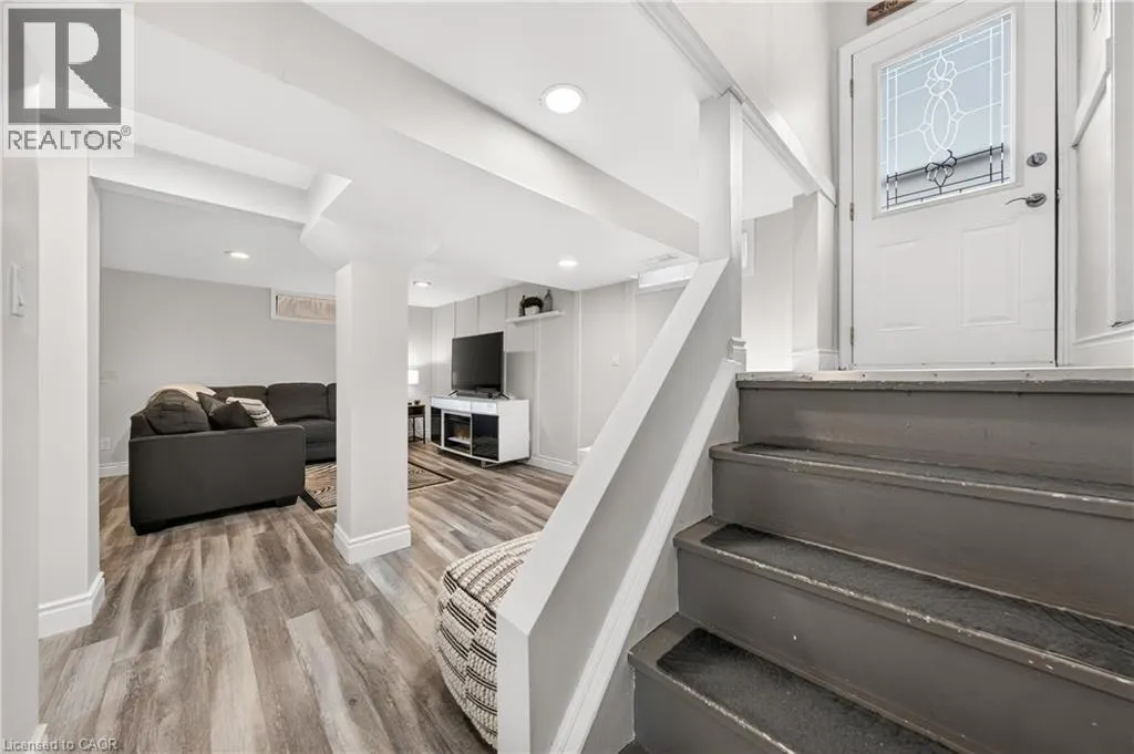 150 COACH HILL Drive