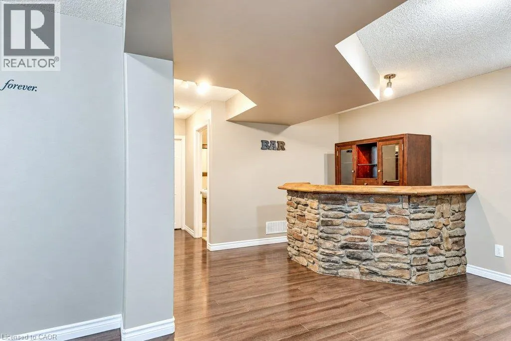 1651 CRIMSON Crescent
