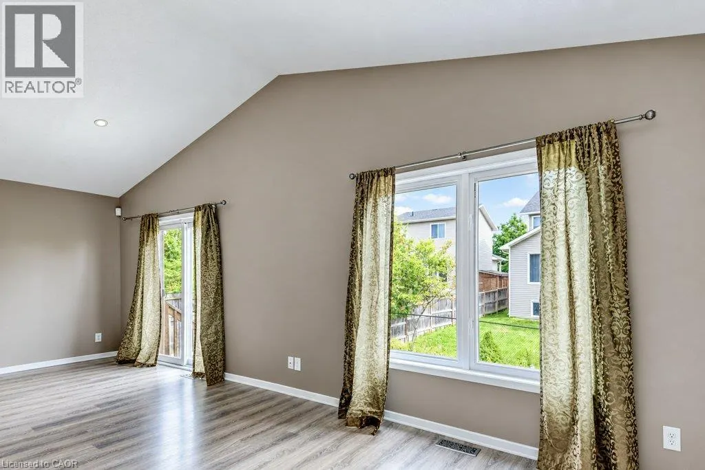 1651 CRIMSON Crescent
