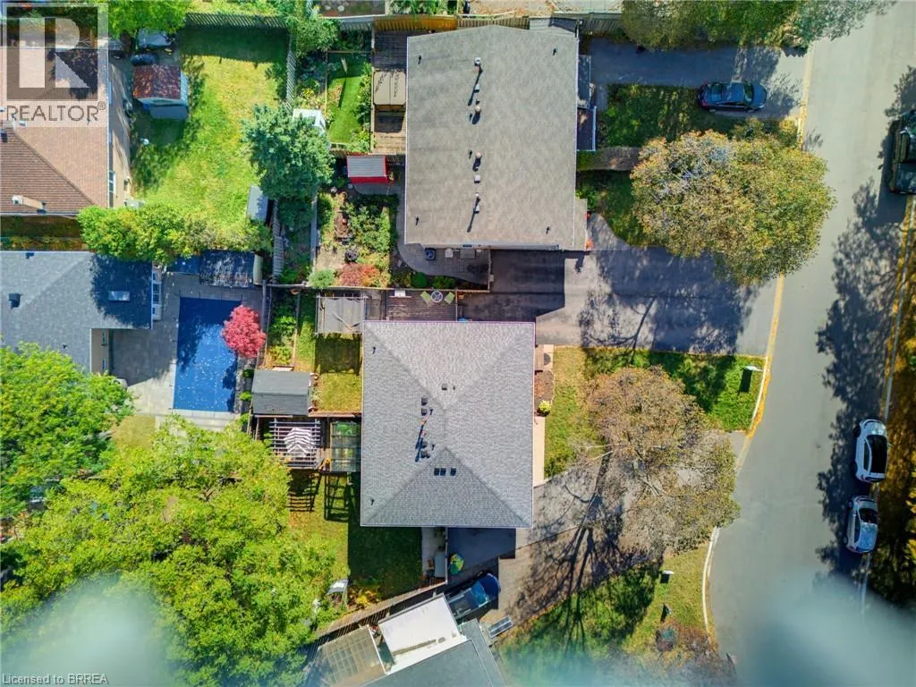 9 ONSLOW Court