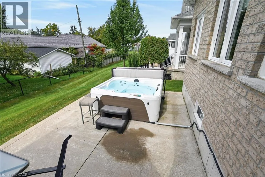 51 SCHOONER Drive