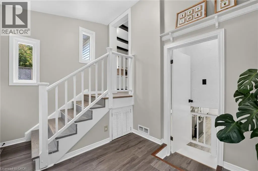32 RICHMOND Avenue