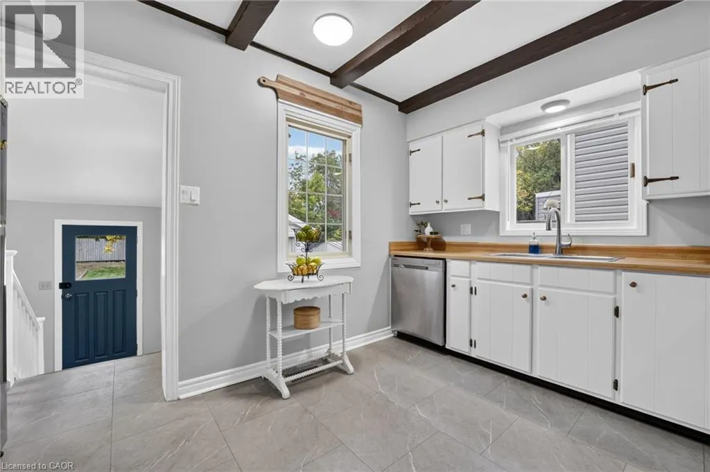 32 RICHMOND Avenue