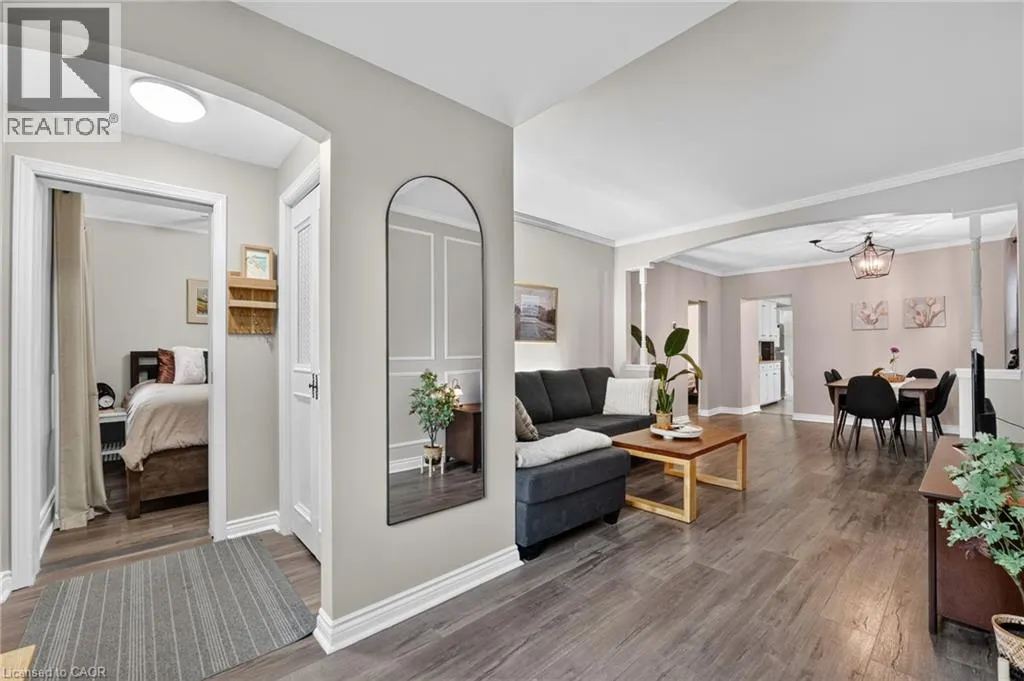 32 RICHMOND Avenue