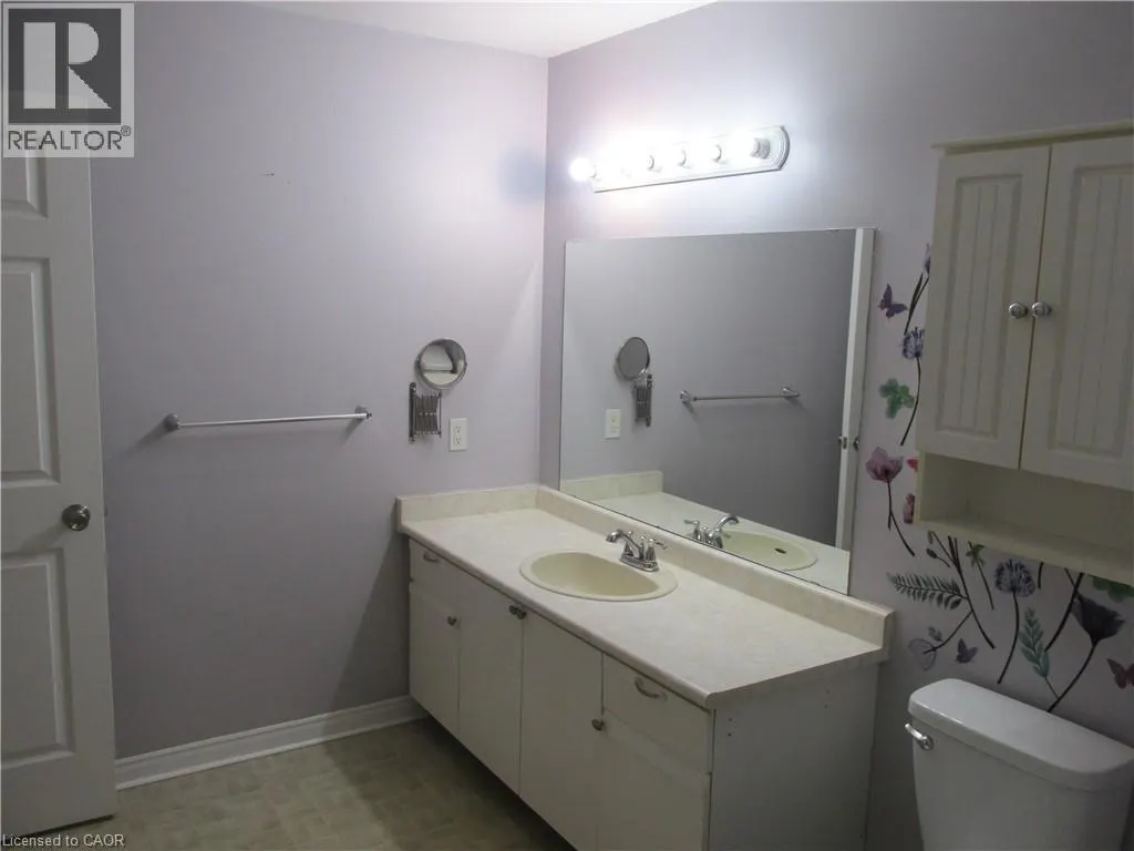 5 NIAGARA Street Unit# 203 #203