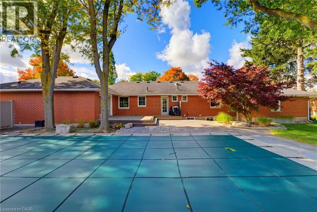 33 JACKSON Crescent