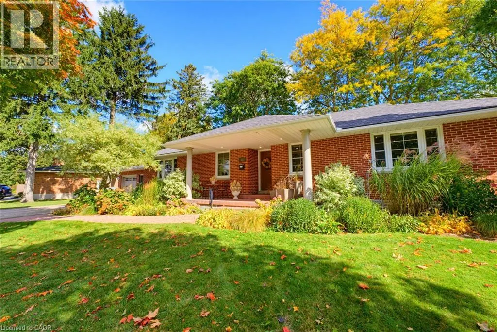 33 JACKSON Crescent