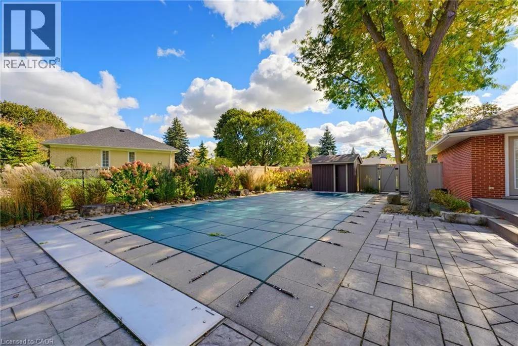 33 JACKSON Crescent