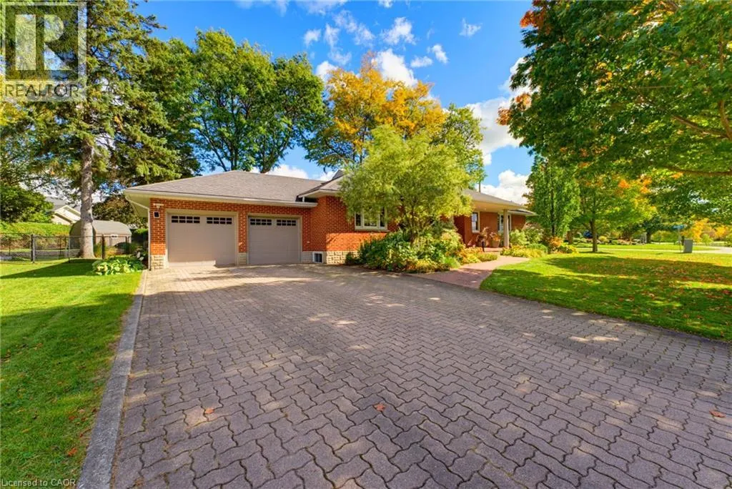 33 JACKSON Crescent