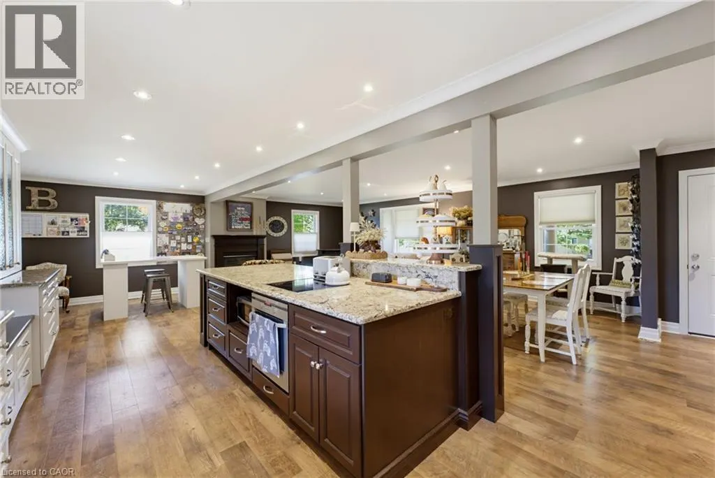 33 JACKSON Crescent