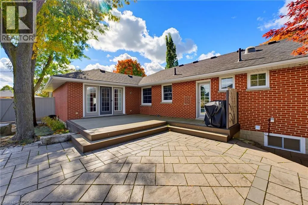 33 JACKSON Crescent