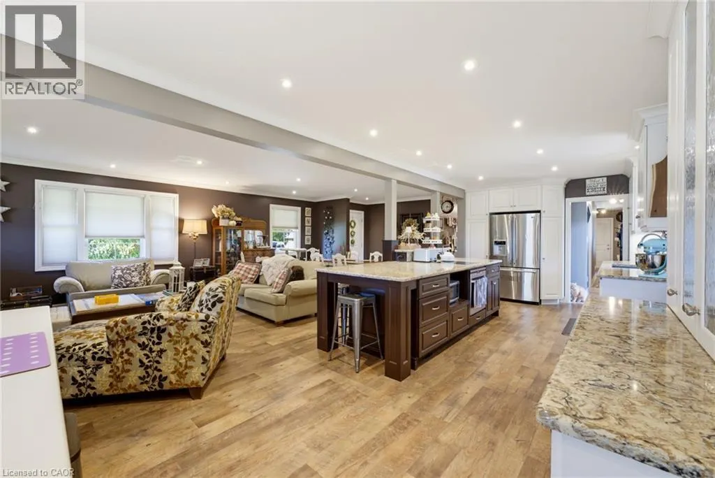 33 JACKSON Crescent