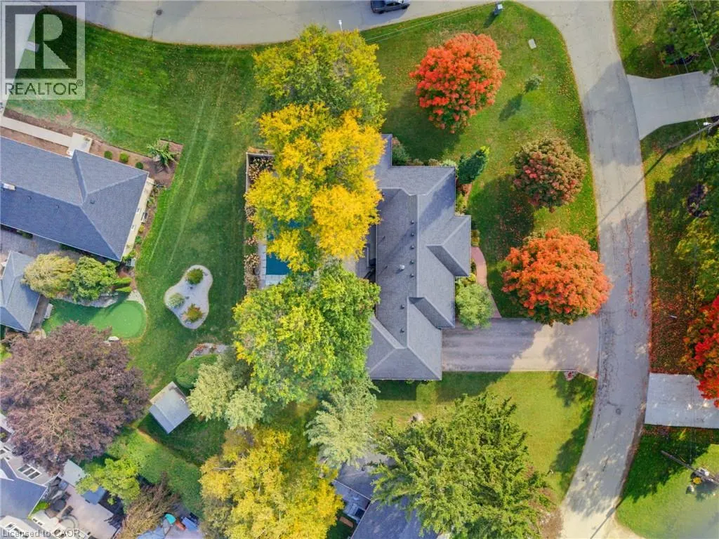 33 JACKSON Crescent