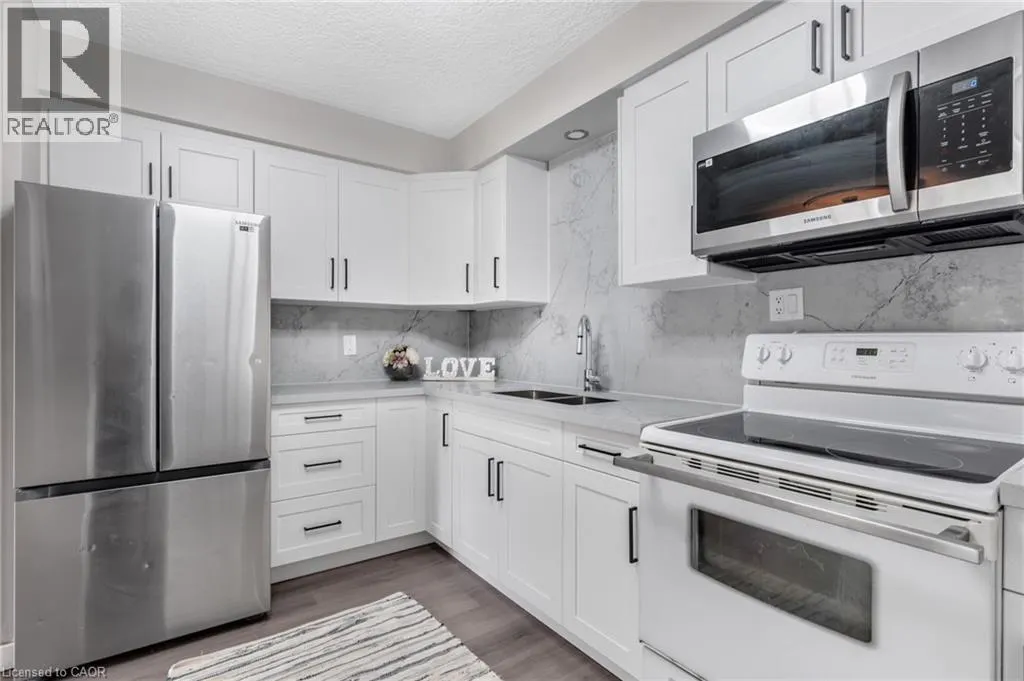 104 RALGREEN Crescent