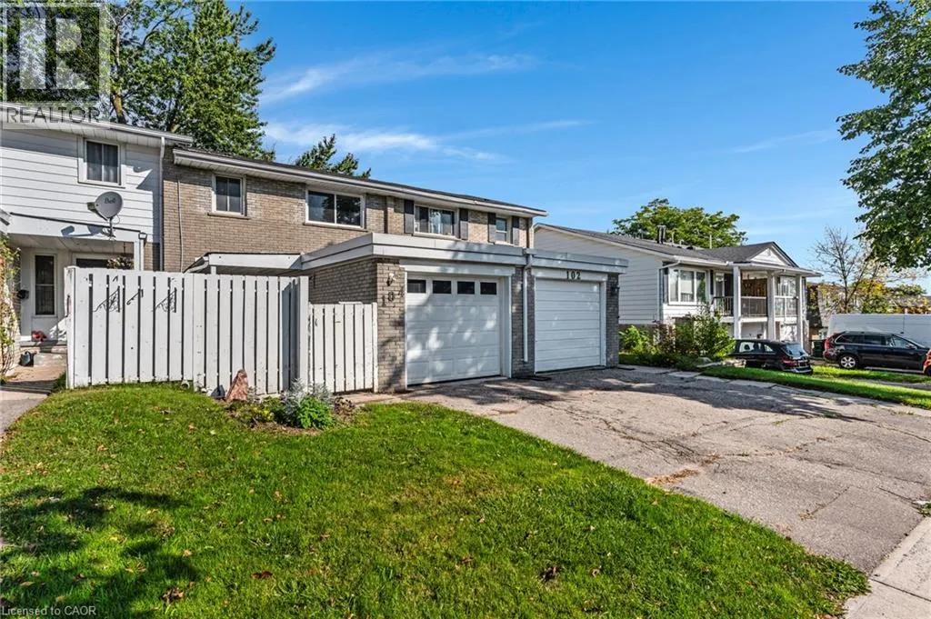 104 RALGREEN Crescent