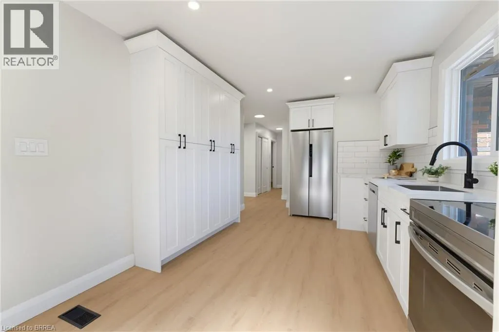 115 EVELYN Street