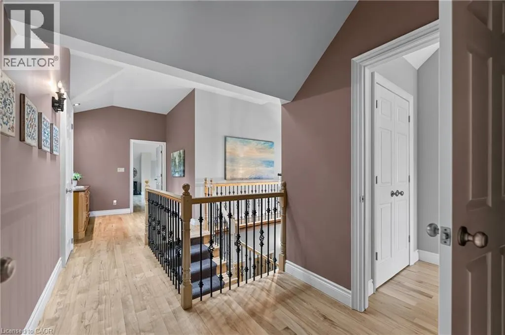 169 JOHN Street W