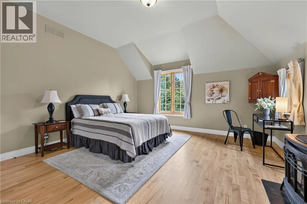 169 JOHN Street W