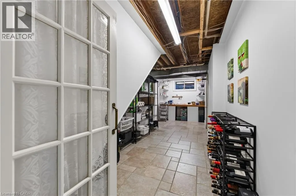 169 JOHN Street W