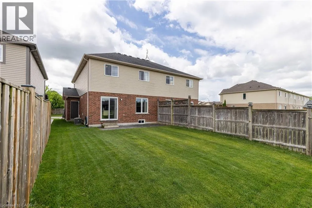 8625 UPPER CANADA Drive