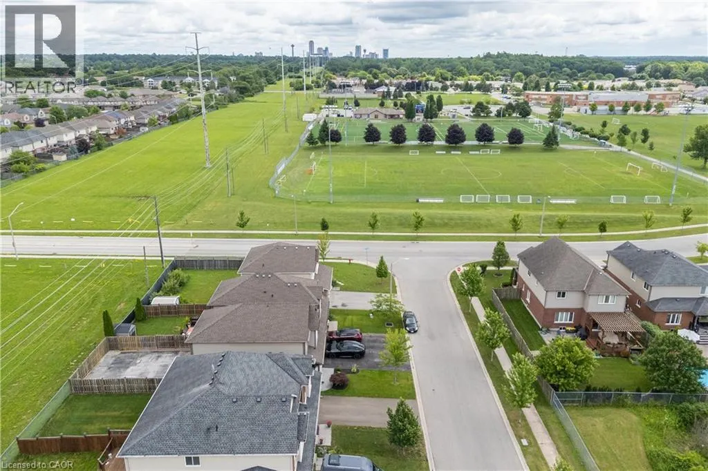 8625 UPPER CANADA Drive