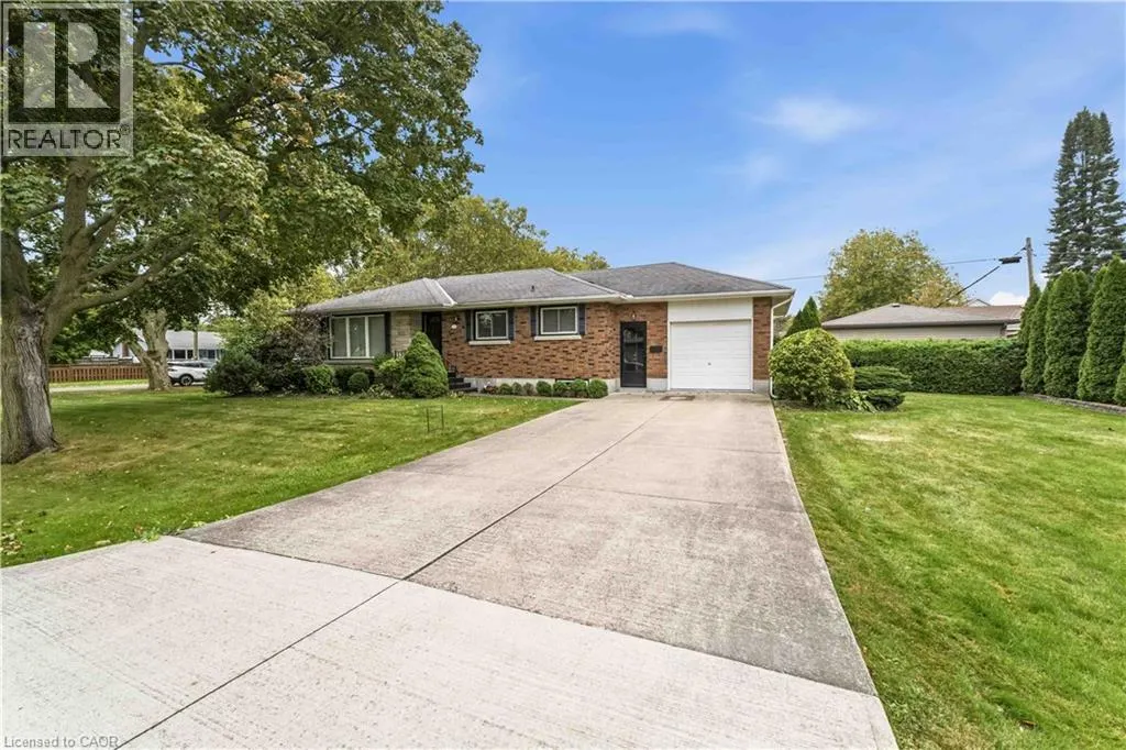 4 REGINA Avenue