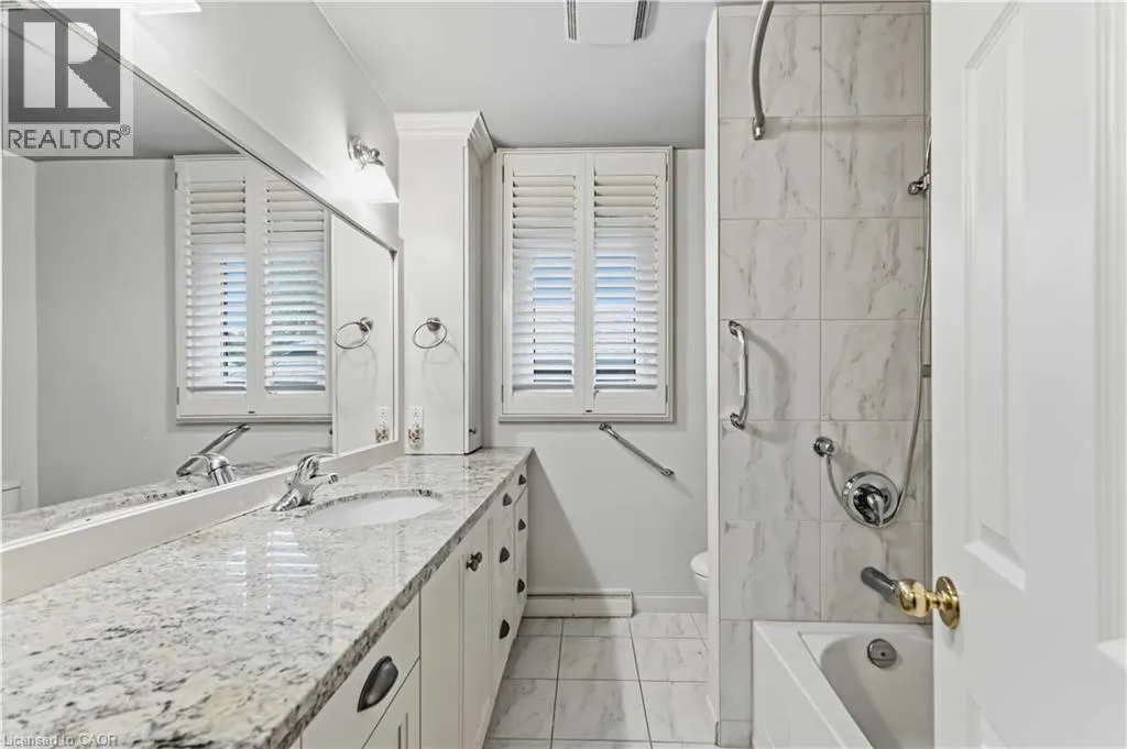 4 REGINA Avenue