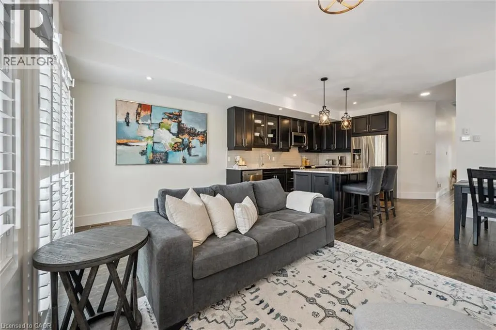 153 YELLOW BIRCH Crescent