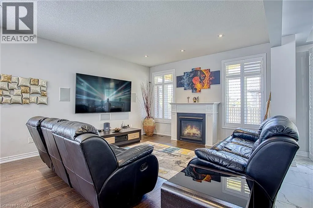 17 NARBONNE Crescent