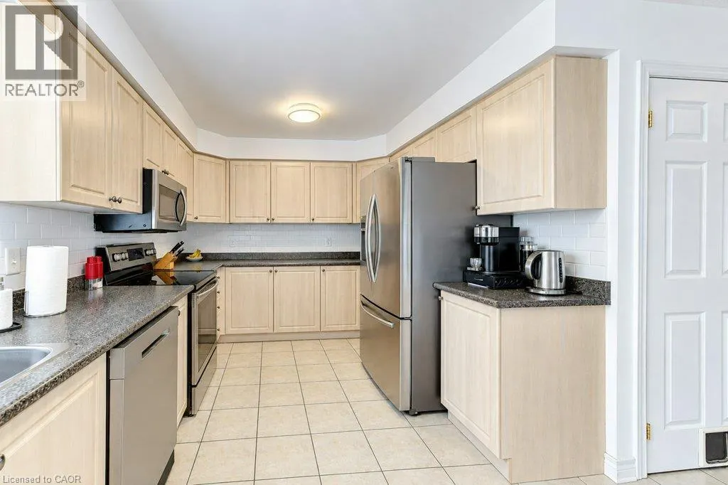 88 DECARO Crescent