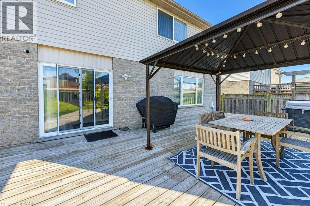 88 DECARO Crescent