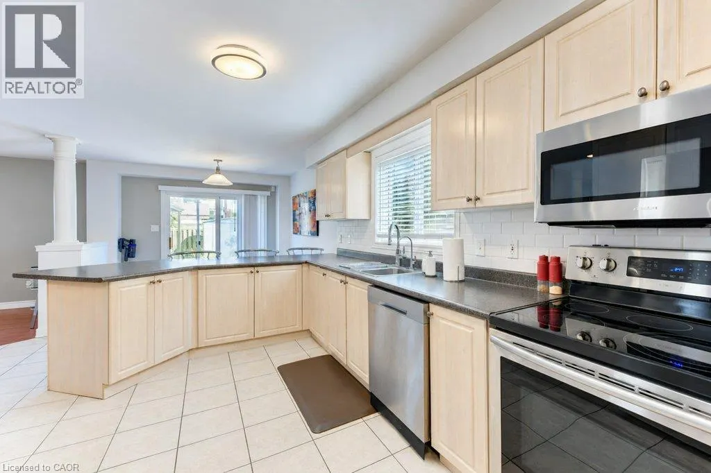 88 DECARO Crescent
