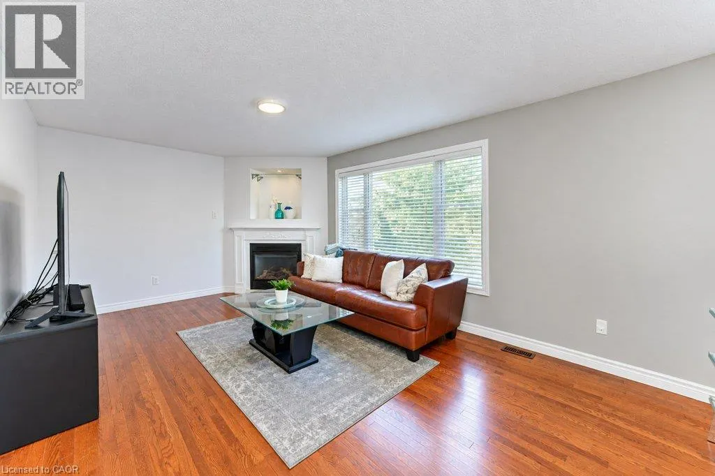 88 DECARO Crescent