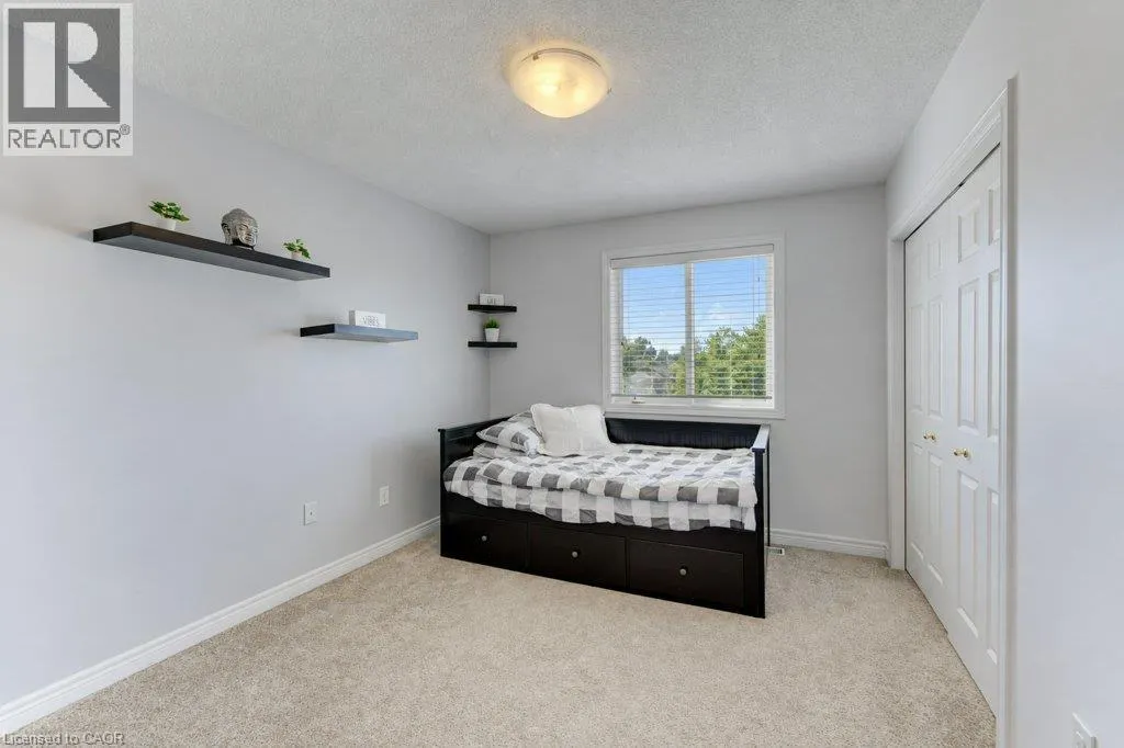 88 DECARO Crescent