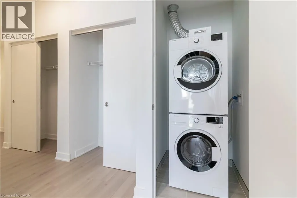 25 WELLINGTON Street S Unit# 501 #501