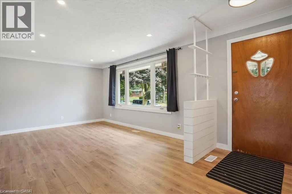 1 ROBROY Court Unit# UPPER UNIT #UPPER UNIT
