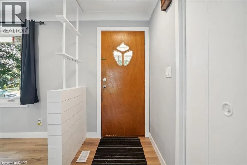 1 ROBROY Court Unit# UPPER UNIT #UPPER UNIT